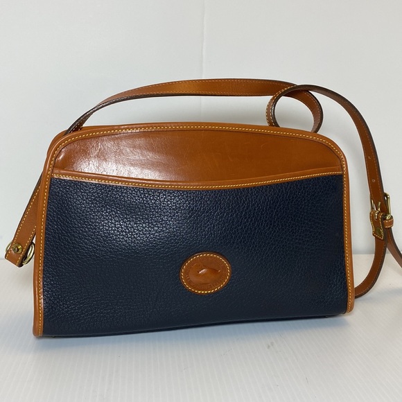 Dooney & Bourke Handbags - Dooney & Bourke Bags | Vtg Dooney & Bourke Leather Crossbody LIKE NEW!